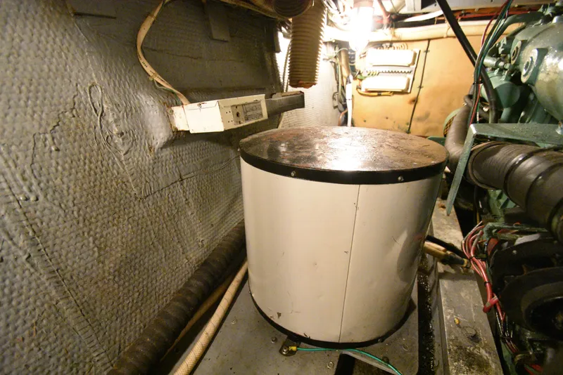 Slide: The Image of Hatteras Convertible 1972 - 91