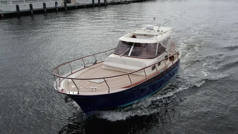 Slide: The Image of 2023 Fratelli Aprea Sorrento Cabinatto 32 cruising on water. - 3