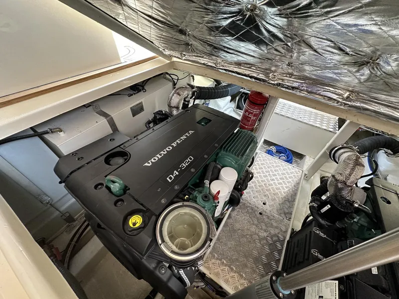 Slide: The Image of 2023 Fratelli Aprea Sorrento Cabinatto 32 engine compartment with Volvo Penta D4-320. - 36
