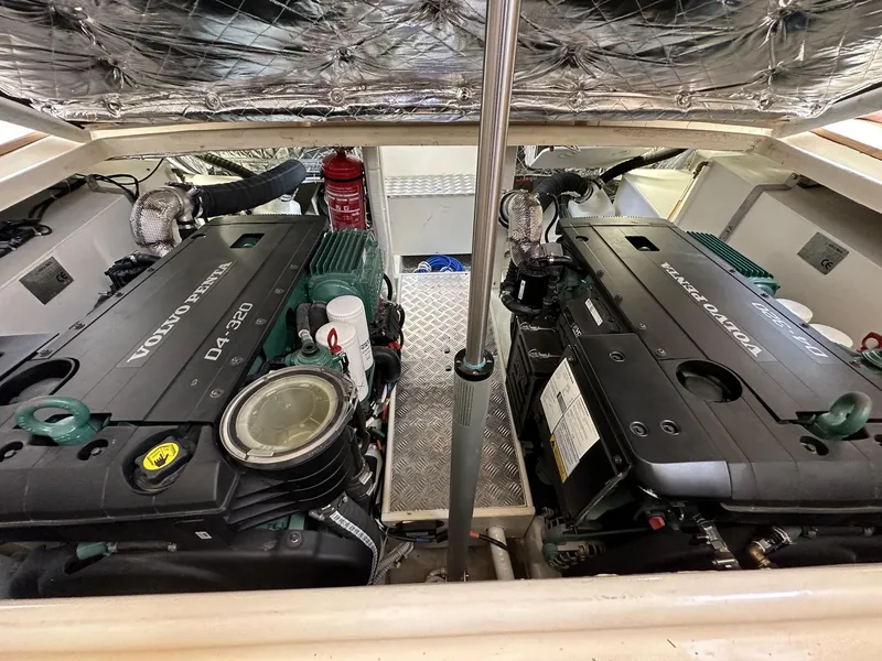 Slide: The Image of 2023 Fratelli Aprea Sorrento Cabinatto 32 engine compartment with dual Volvo Penta D4-320 engines. - 37