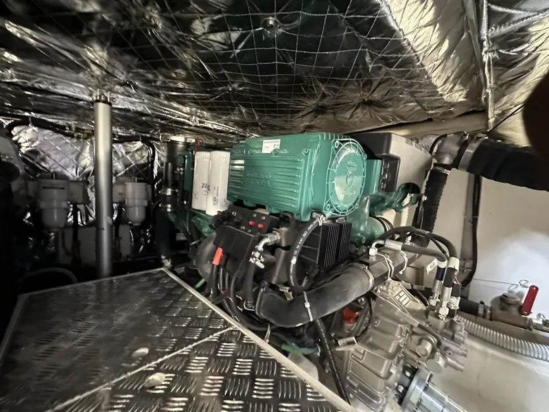 Slide: The Image of Engine room of 2023 Fratelli Aprea Sorrento Cabinatto 32 boat. - 38