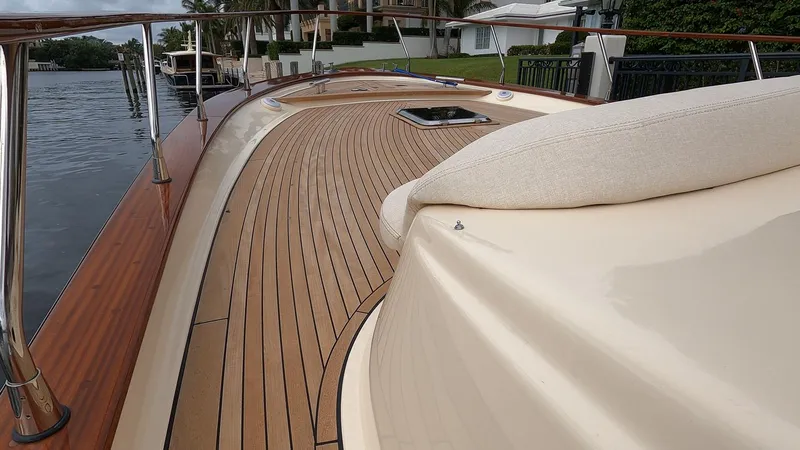 Slide: The Image of 2023 Fratelli Aprea Sorrento Cabinatto 32 yacht deck with teak wood finish. - 44