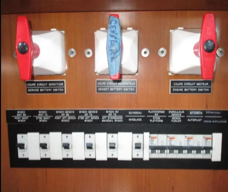 Slide: The Image of Victron Energy MultiPlus inverter charger, blue, model 24/3000/70, with various status indicators. - 25