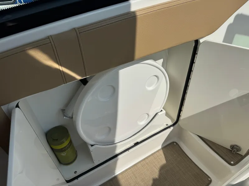 Slide: The Image of Sea Ray Sundancer 320 2019 - 77