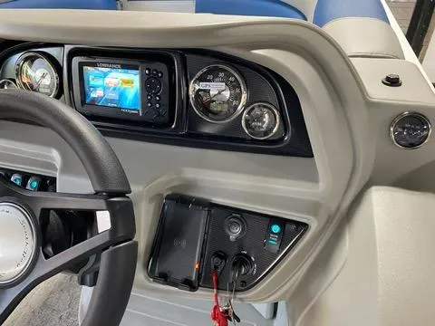 Slide: The Image of South Bay 222 RS LE 2025 - 6