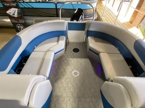 Slide: The Image of South Bay 222 RS LE 2025 - 8