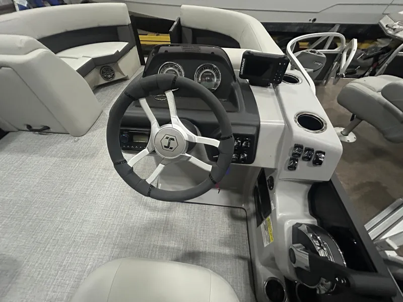 Slide: The Image of Harris 210 Cruiser 2025 - 10