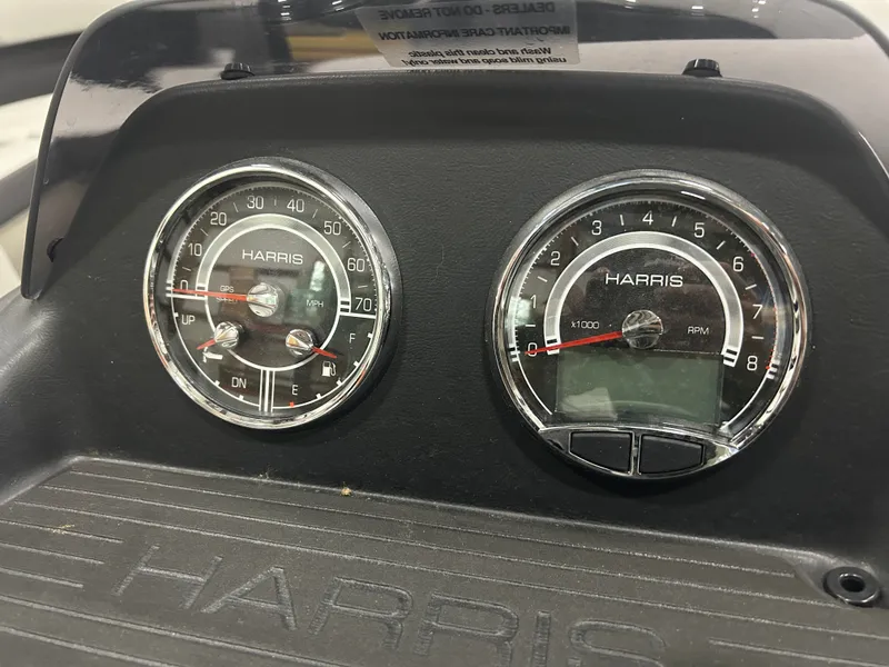 Slide: The Image of Harris 210 Cruiser 2025 - 12