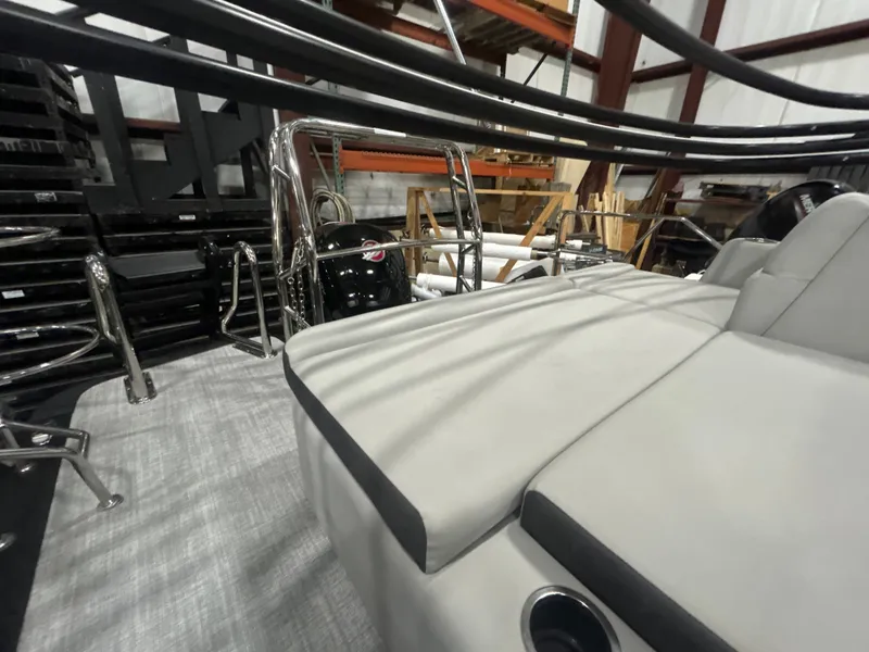 Slide: The Image of Harris 210 Cruiser 2025 - 19