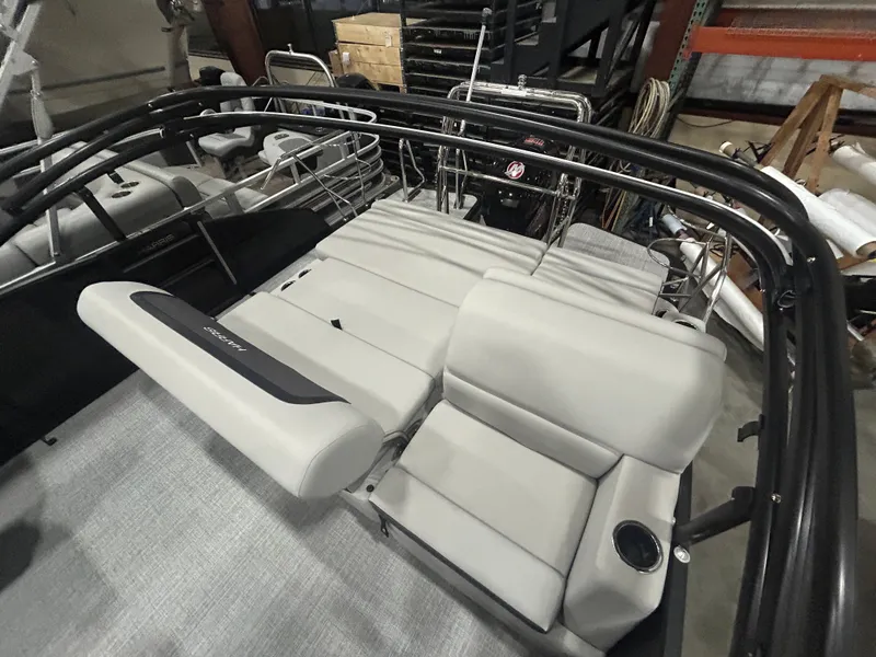 Slide: The Image of Harris 210 Cruiser 2025 - 20