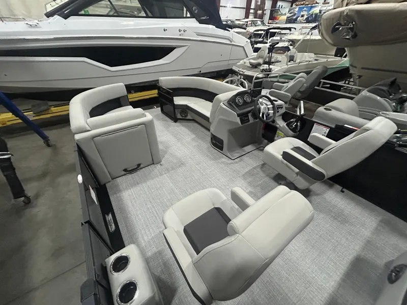 Slide: The Image of Harris 210 Cruiser 2025 - 21