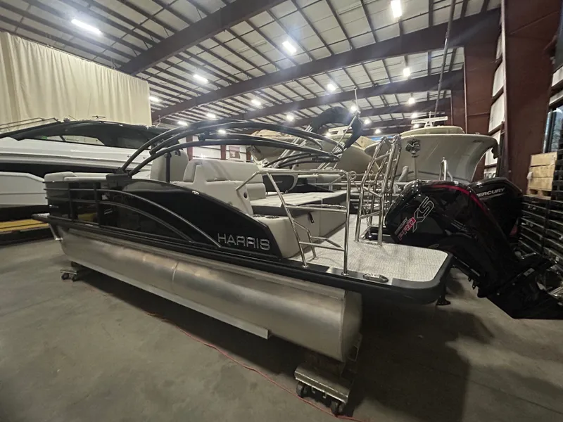 Slide: The Image of Harris 210 Cruiser 2025 - 3