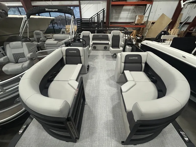 Slide: The Image of Harris 210 Cruiser 2025 - 6