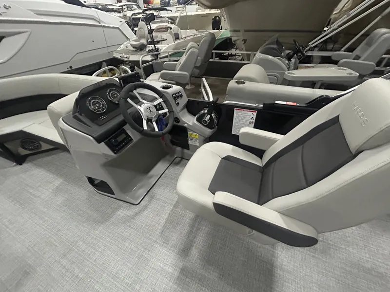 Slide: The Image of Harris 210 Cruiser 2025 - 9