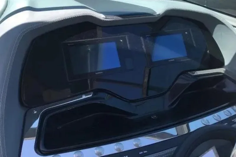 Slide: The Image of Dashboard of 2018 Cobalt R35 boat with dual digital displays. - 11