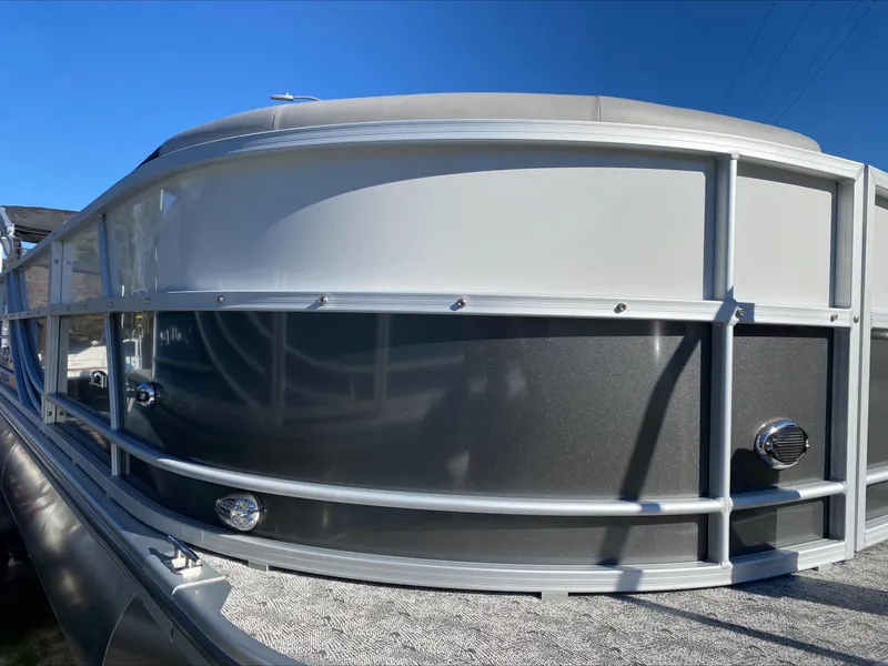 Slide: The Image of South Bay 224 RS LE 2025 - 19