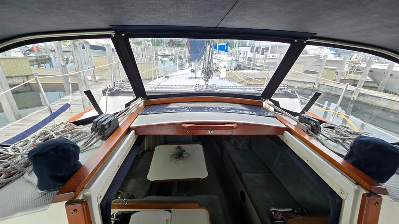 Slide: The Image of Interior view of a 1992 Catalina 30 Tall Rig sailboat at a marina. - 23