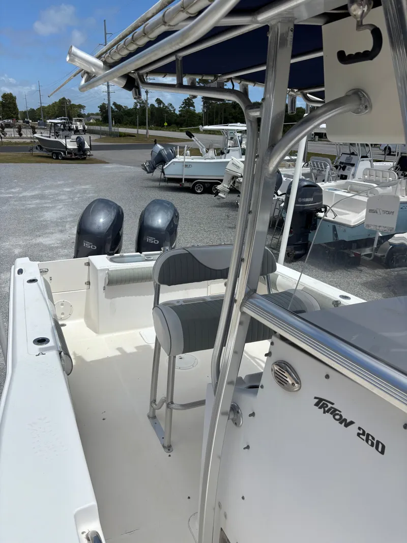 Slide: The Image of Sea Hunt Triton 260 2007 - 10