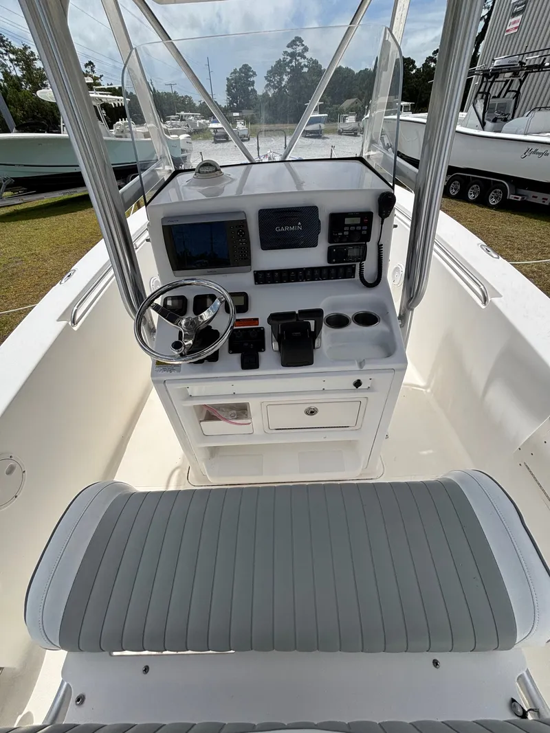 Slide: The Image of Sea Hunt Triton 260 2007 - 11