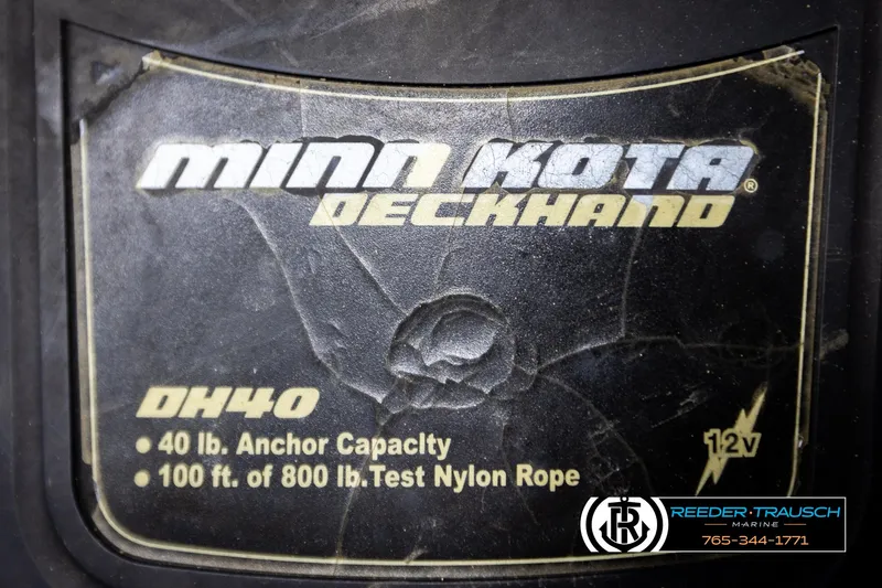 Slide: The Image of Minn Kota Deckhand DH40 label, 40 lb anchor capacity, 100 ft nylon rope, 12V. - 46
