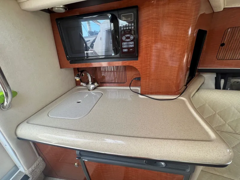 Slide: The Image of Sea Ray 290 Sun Sport 2004 - 18