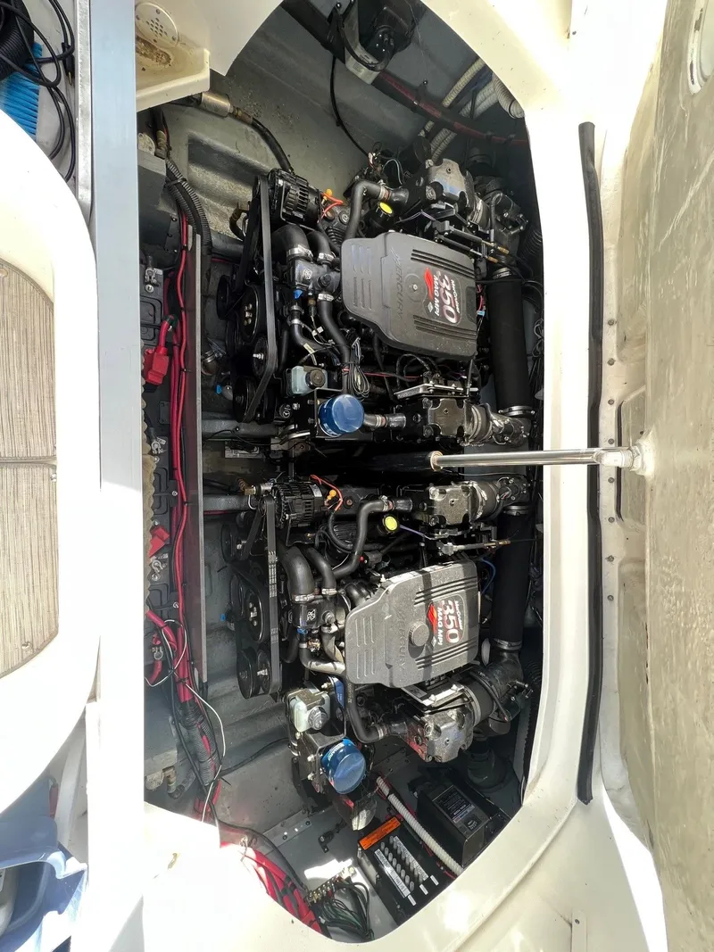 Slide: The Image of Sea Ray 290 Sun Sport 2004 - 22