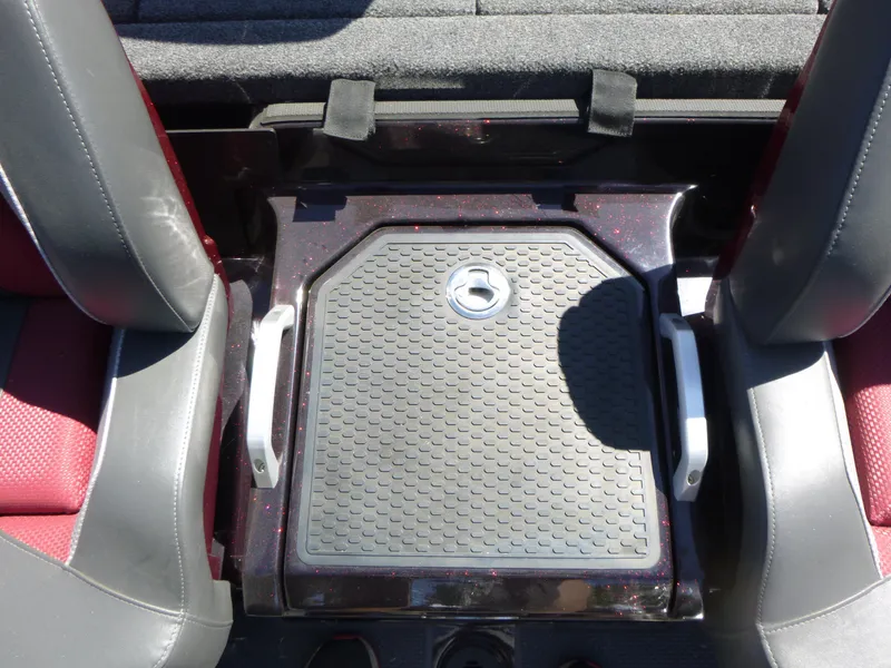 Slide: The Image of 2024 Ranger Z521R Ranger Cup Equipped boat seating and storage compartment. - 19