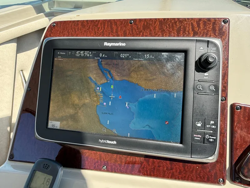 Slide: The Image of Raymarine navigation system on 2012 Sea Ray 370 Sundancer, displaying Lake Washington map. - 16