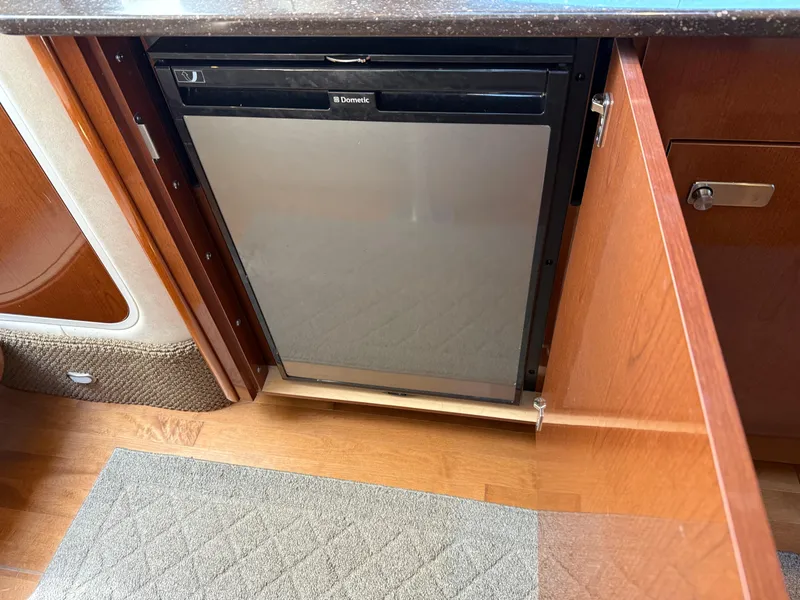 Slide: The Image of Sea Ray 370 Sundancer 2012 - 52