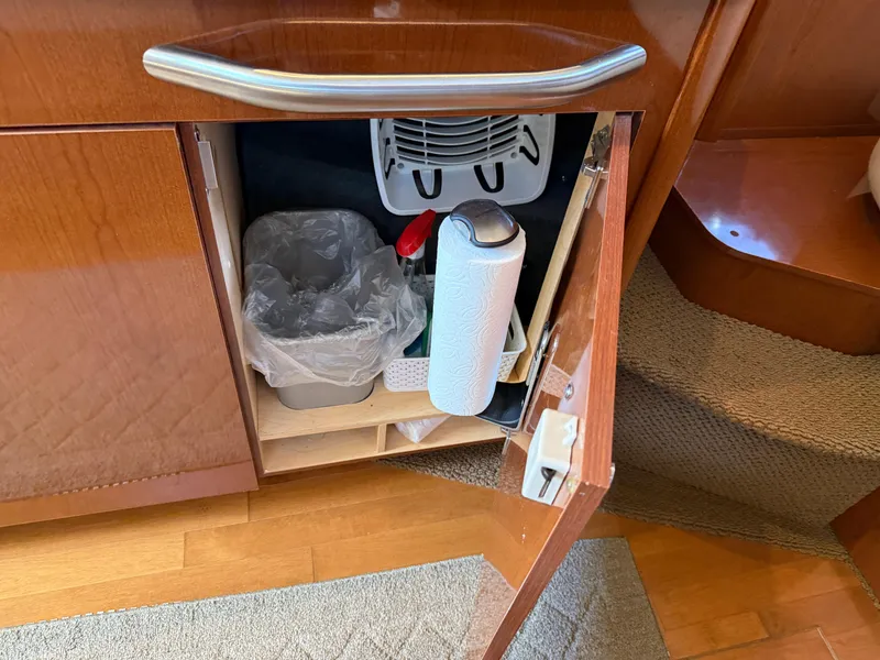 Slide: The Image of Sea Ray 370 Sundancer 2012 - 54