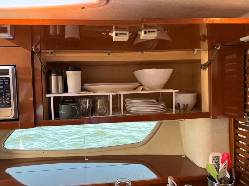 Slide: The Image of Sea Ray 370 Sundancer 2012 - 57