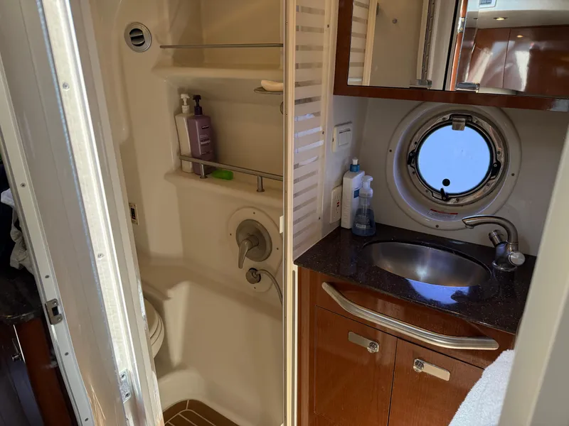 Slide: The Image of Sea Ray 370 Sundancer 2012 - 62