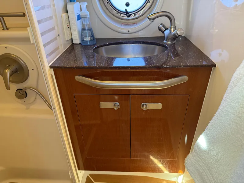 Slide: The Image of Sea Ray 370 Sundancer 2012 - 63