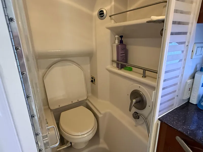 Slide: The Image of Sea Ray 370 Sundancer 2012 - 64