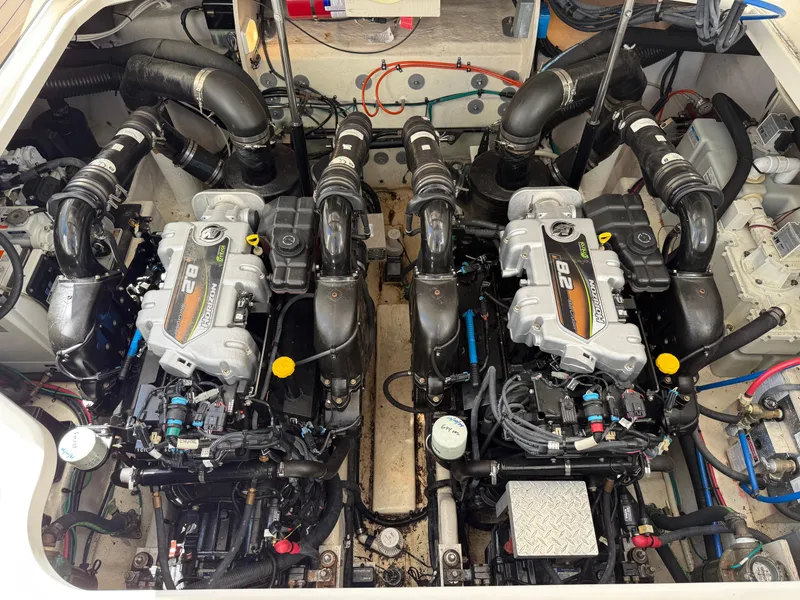 Slide: The Image of Sea Ray 370 Sundancer 2012 - 67