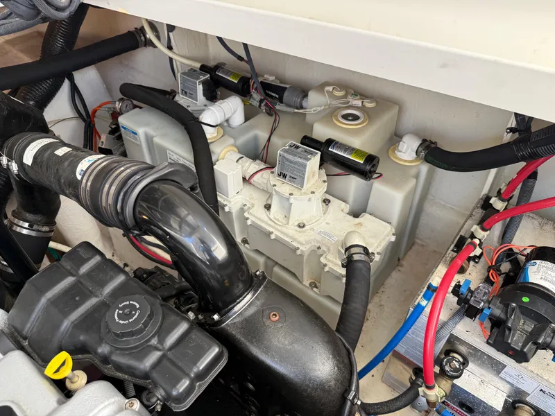 Slide: The Image of Sea Ray 370 Sundancer 2012 - 73