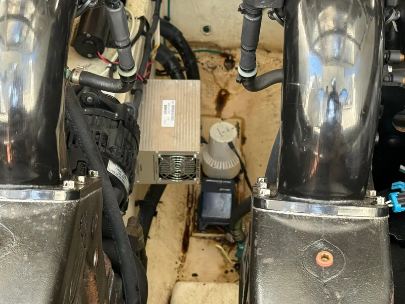 Slide: The Image of Sea Ray 370 Sundancer 2012 - 74