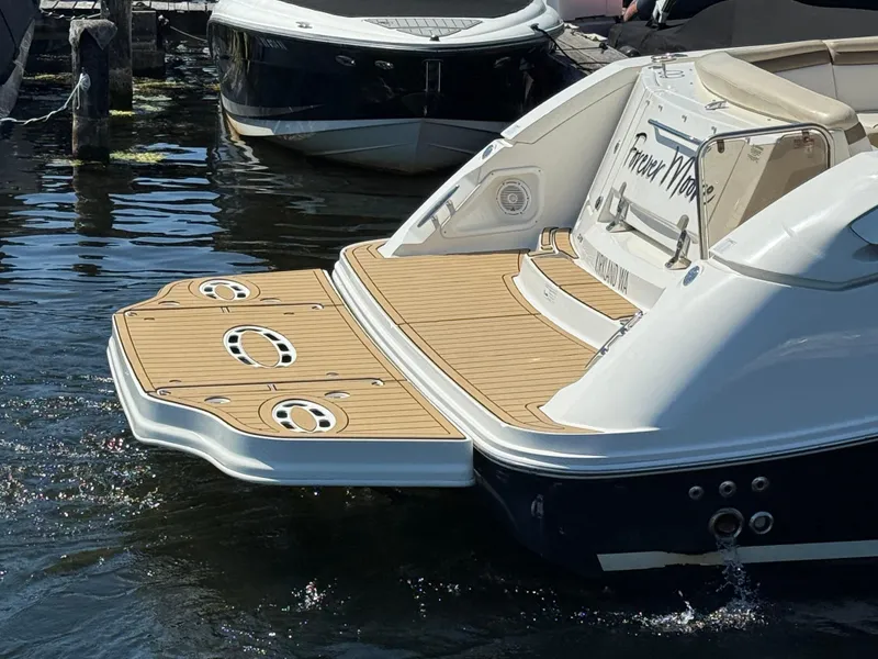 Slide: The Image of Sea Ray 370 Sundancer 2012 - 76