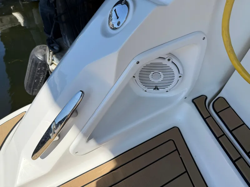 Slide: The Image of Sea Ray 370 Sundancer 2012 - 78