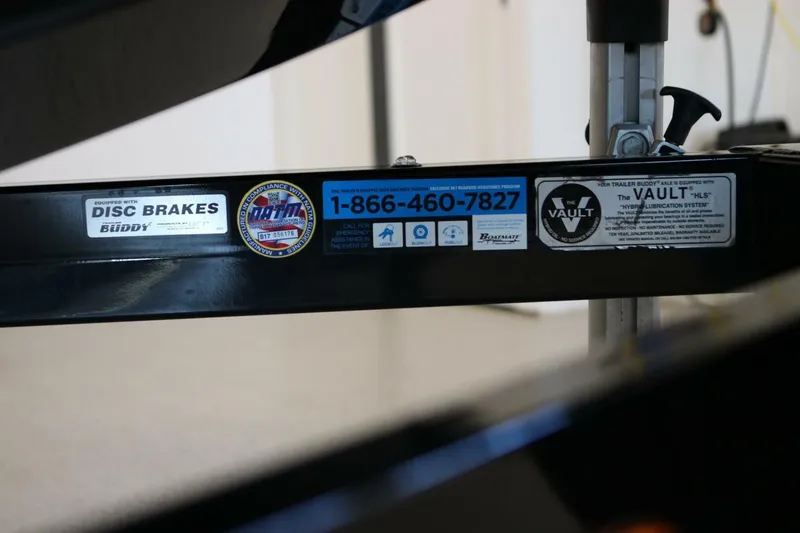 Slide: The Image of Trailer frame with disc brakes and Vault lubrication system labels, Supra SR400 2018. - 128