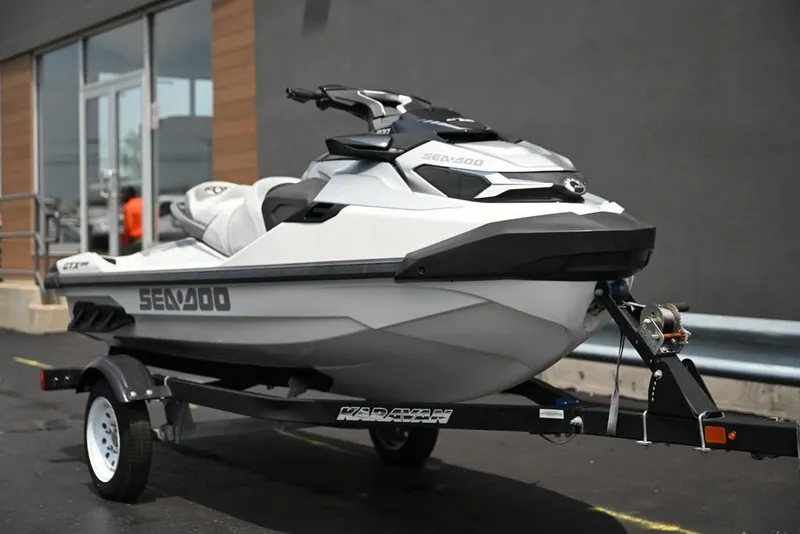 Slide: The Image of Sea-Doo GTX Limited 300 White Pearl Premium 2024 - 12