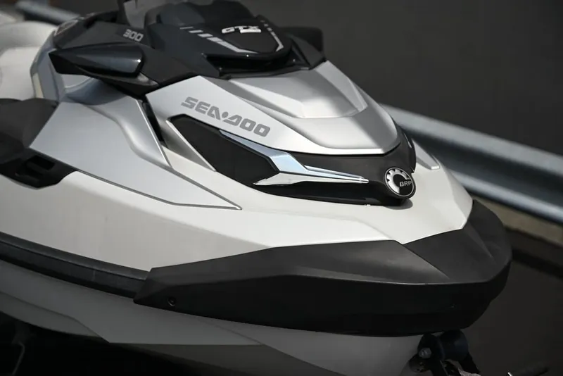Slide: The Image of Sea-Doo GTX Limited 300 White Pearl Premium 2024 - 13