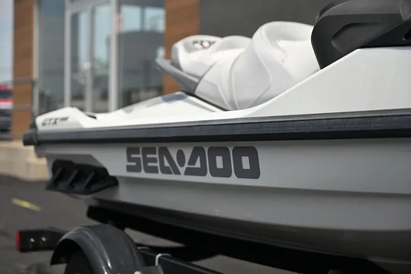 Slide: The Image of Sea-Doo GTX Limited 300 White Pearl Premium 2024 - 14
