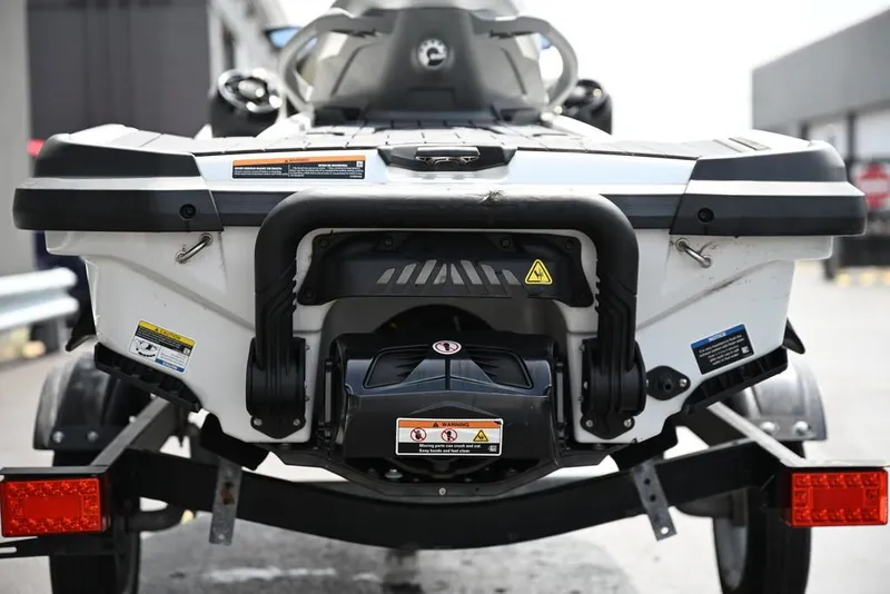 Slide: The Image of Sea-Doo GTX Limited 300 White Pearl Premium 2024 - 23