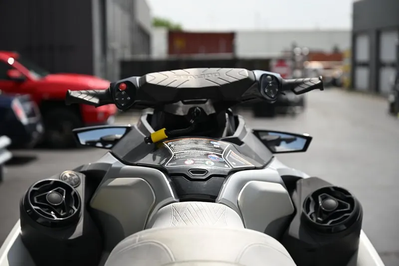 Slide: The Image of Sea-Doo GTX Limited 300 White Pearl Premium 2024 - 26