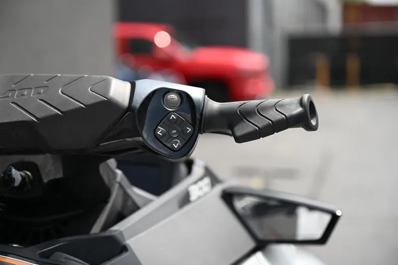 Slide: The Image of Sea-Doo GTX Limited 300 White Pearl Premium 2024 - 29