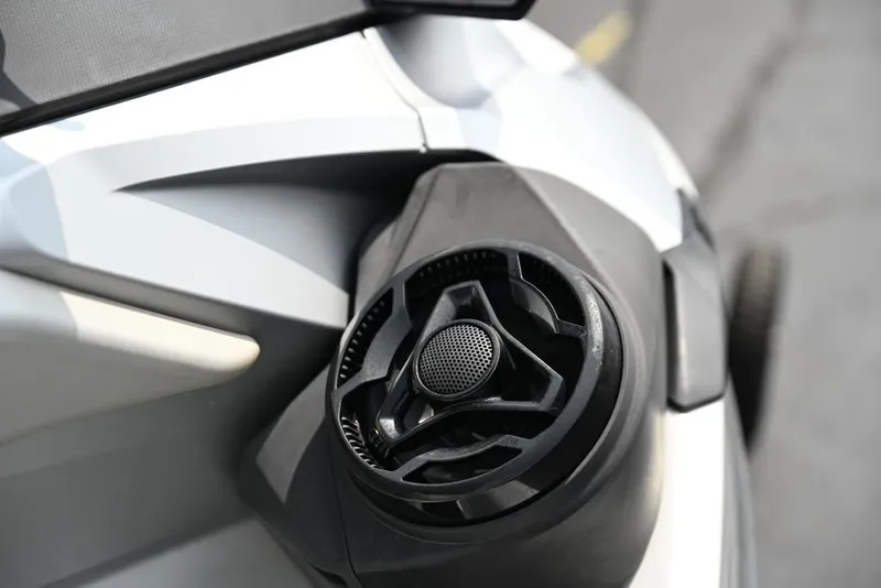 Slide: The Image of Sea-Doo GTX Limited 300 White Pearl Premium 2024 - 30