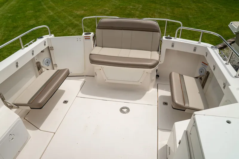 Slide: The Image of Cutwater C-28 2020 - 10