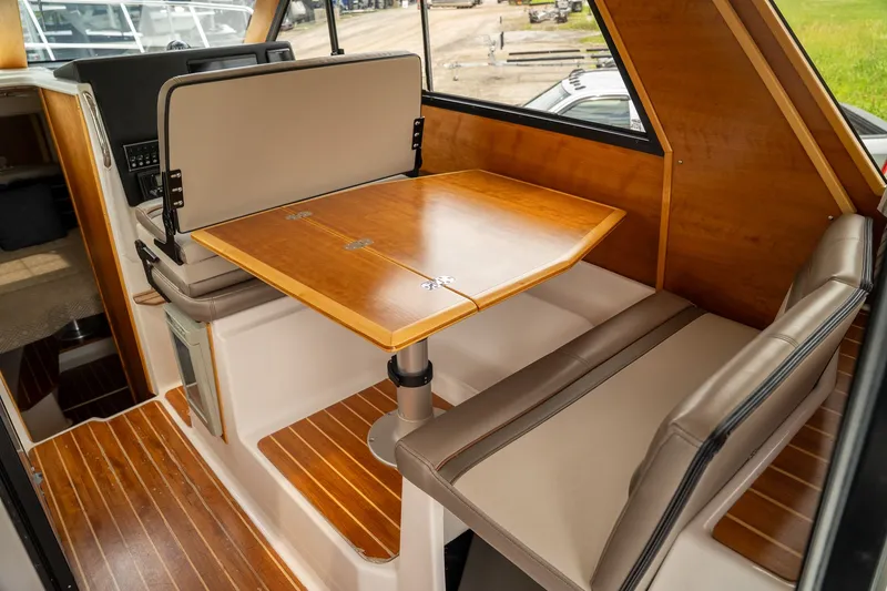 Slide: The Image of Cutwater C-28 2020 - 14