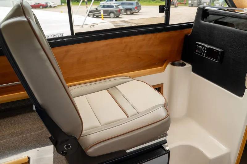 Slide: The Image of Cutwater C-28 2020 - 21